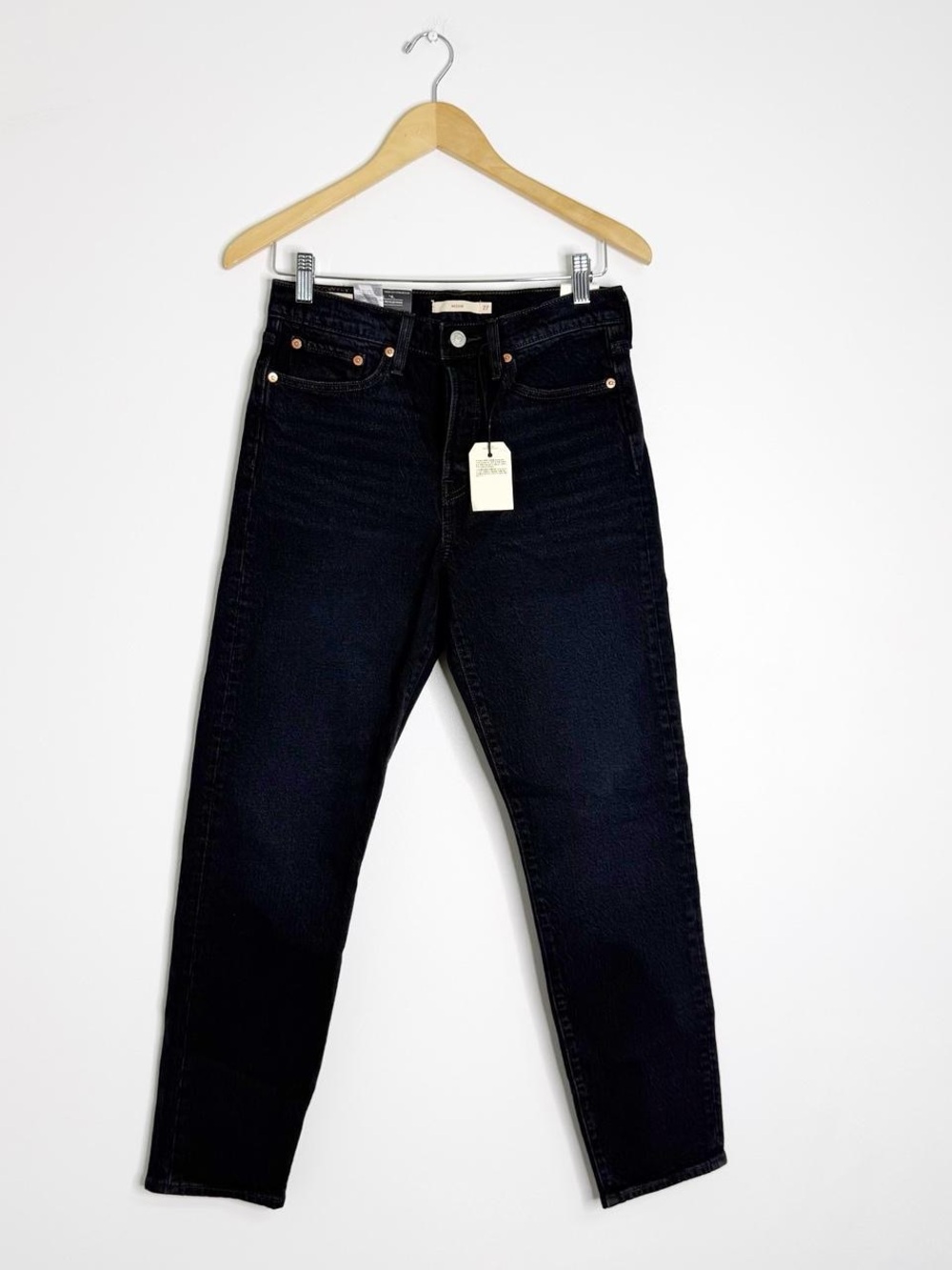 Levi’s Wedgie High Rise Tapered Jeans Dark Wash Size 27 NWT
